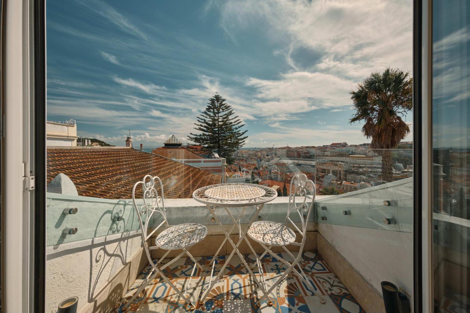 Torel Palace Lizbona Zewnętrze zdjęcie A view from the balcony of a house in the city of Rabat, Morocco
